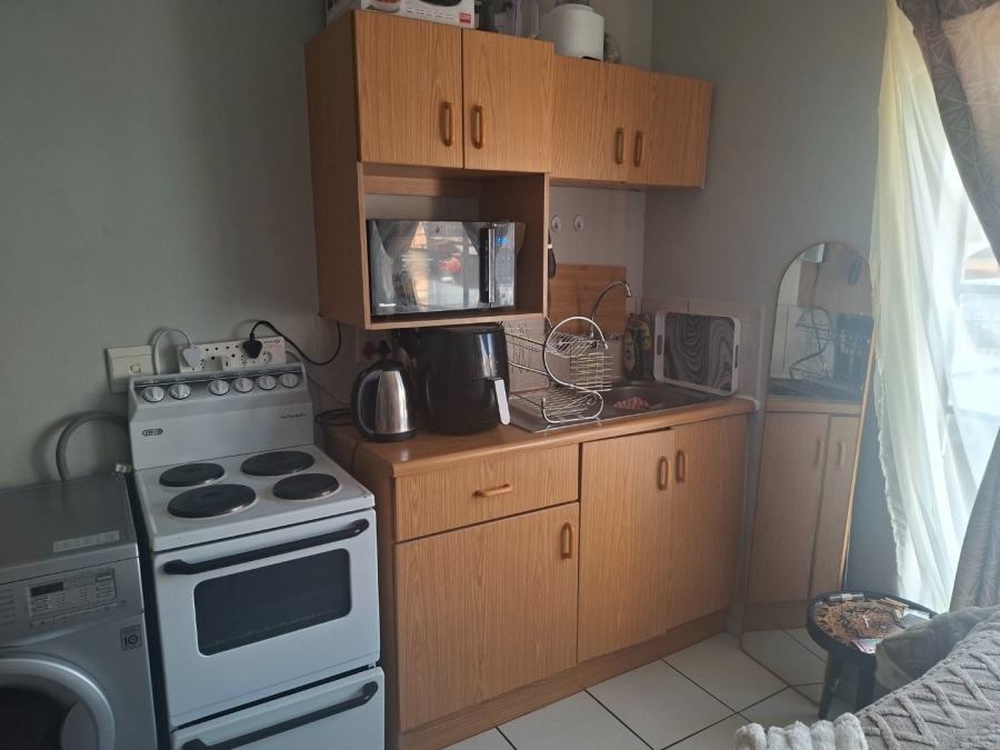 1 Bedroom Property for Sale in Kannoniers Park North West